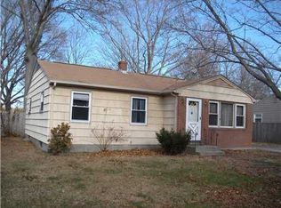 6 Stoneham Dr, Riverside, RI 02915