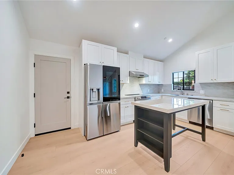 15741 Valerio St — Photo 9