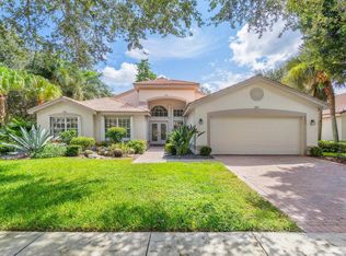 6890 Fiji Cir, Boynton Beach, FL 33437