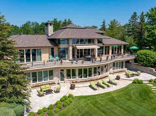 7625 Oyster Bay Dr, Charlevoix, MI 49720
