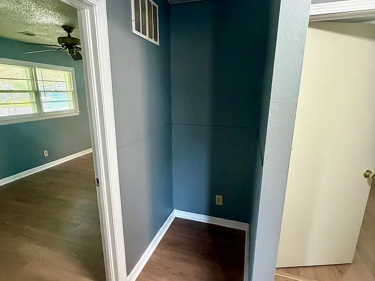 208 Crescent Dr — Photo 9