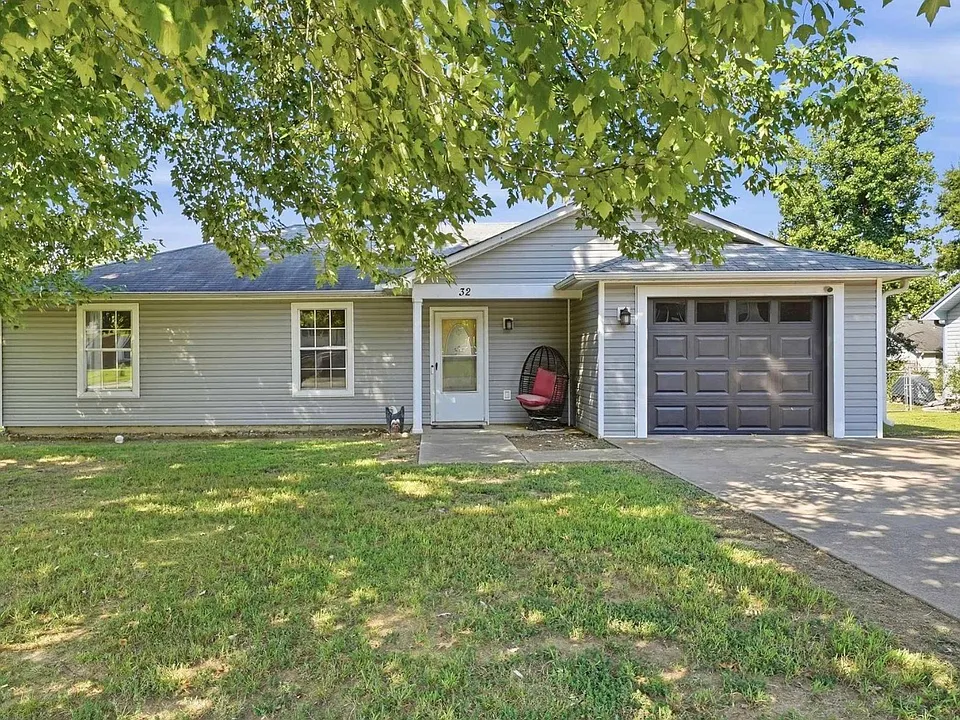 32 Burns Dr