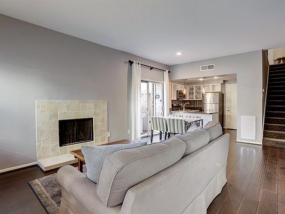 3rd image of 1829 Augusta Dr APT 25