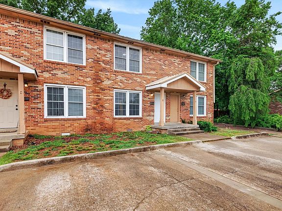 3rd image of 140 Darlene Dr APT 9