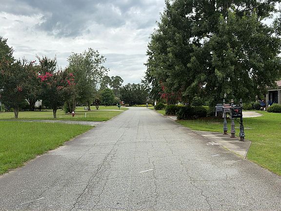 4th image of 33 Aberdeen Cir