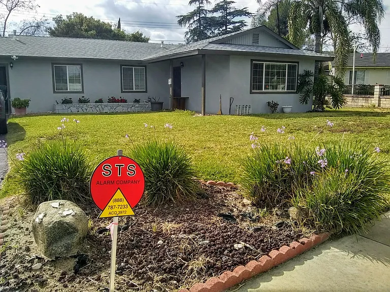 9030 Ramona Ave — Photo 2