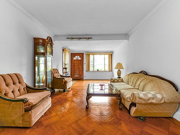 2nd image of 4203 Avenue