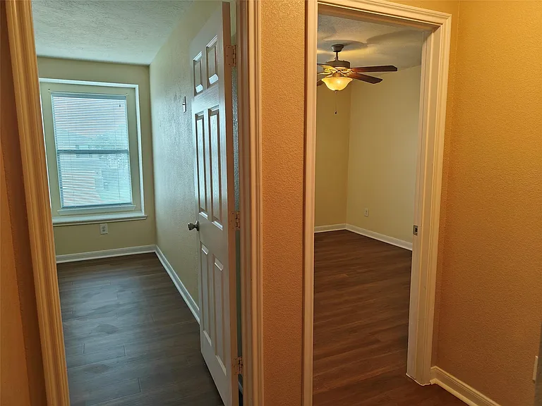 7915 Moss Springs Ct — Photo 34