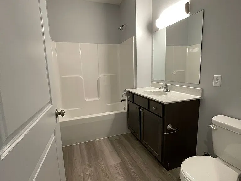 2400 Q St — Photo 10