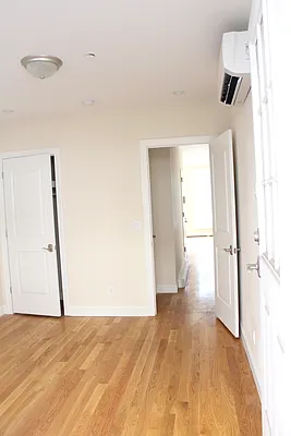 Rented by R New York | media 17