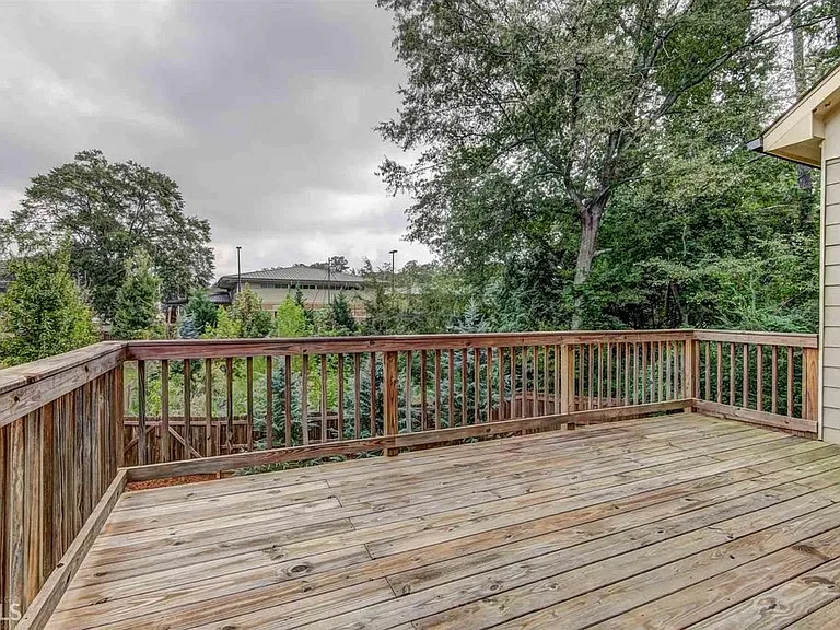 2625 Hickory Hill Dr SE — Photo 15