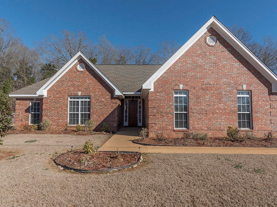1st image of 829 White Oak Ln