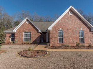 829 White Oak Ln, Starkville, MS 39759