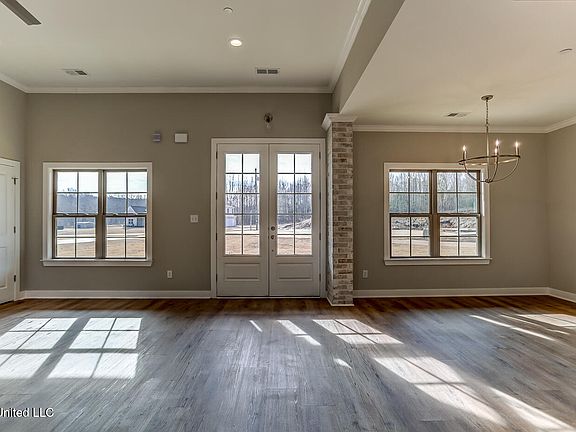 3rd image of 9080 Treadway Creek Dr