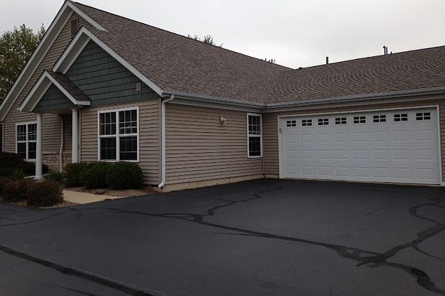 1st image of 218 Lily Ln
