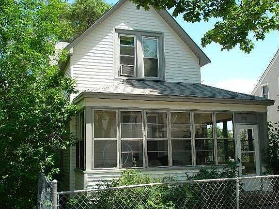 5th image of 301 2nd Ave S #2