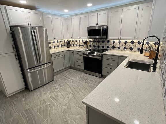 4th image of 1621 York St #1