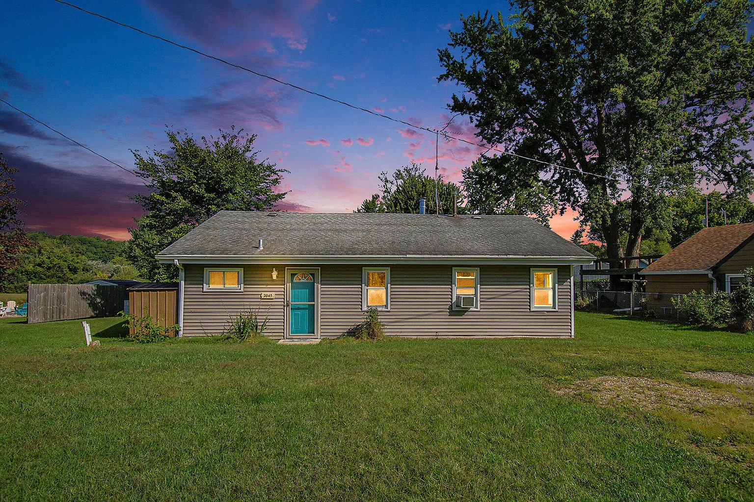 2045 E Bristol Rd photo 1