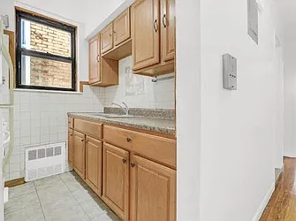 Rented by R New York
