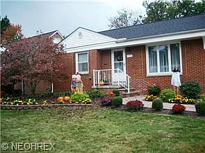 1736 Temple Ave photo 1