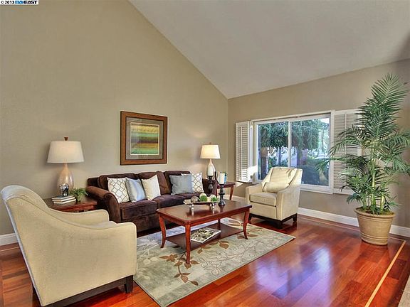 2nd image of 44039 Geddy Ct