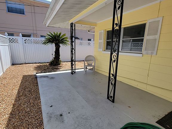 4th image of 505 Manatee Ct #1