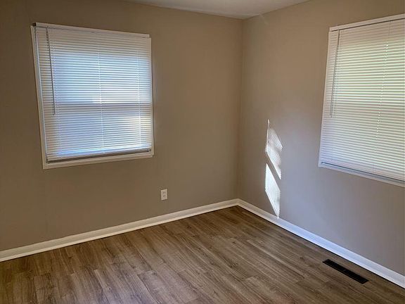 5th image of 1209 Brentnell Ave