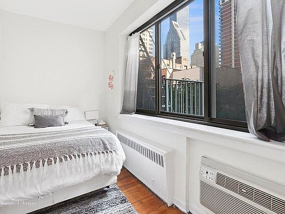 5th image of 235 E 51st St APT 5B