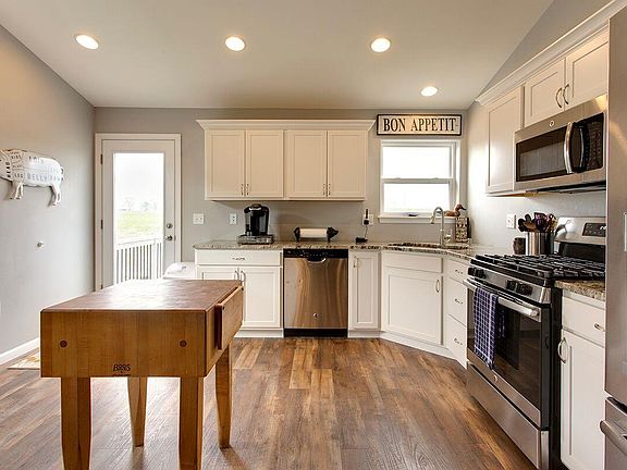 4th image of 1107 Loren Dr