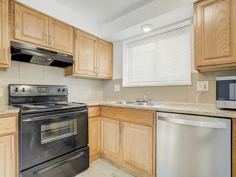 2921 Straus Ln #2 — Photo 15