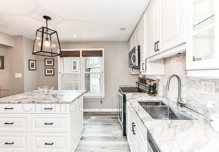2112 Military Rd — Photo 9
