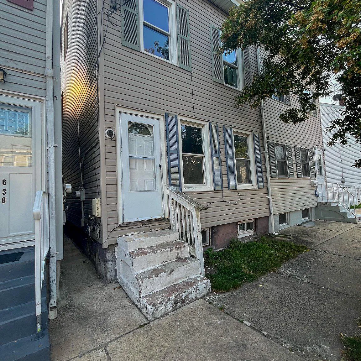 3 bed, 1.0 bath, 1224 sqft, $2,000 — Photo 2
