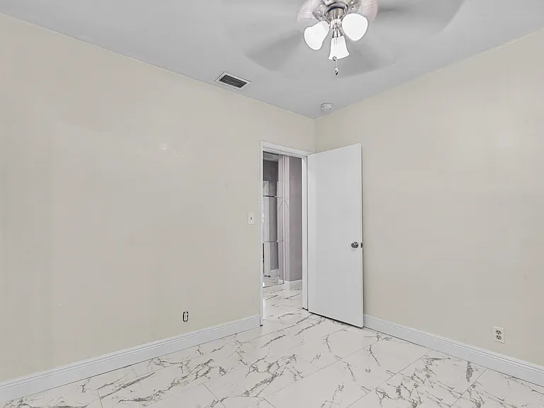 1820 SW 22nd Ave — Photo 10