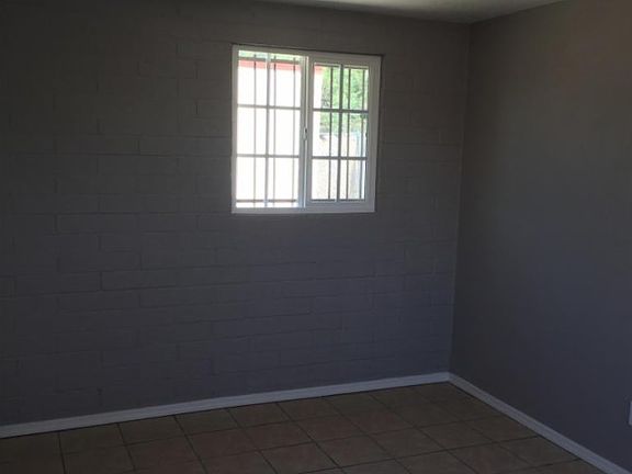 3rd image of 137 W Aviation Dr