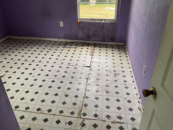 4th image of 1208 W 10th St Unit 1212