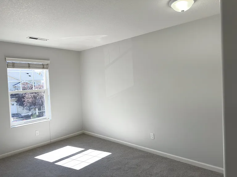 220 NE 57th Ave — Photo 15