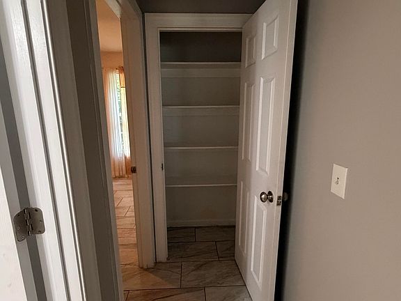 5th image of 229 Sterling Way
