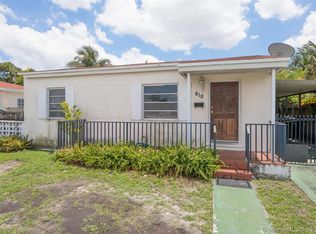 610 SE 8th St, Hialeah, FL 33010
