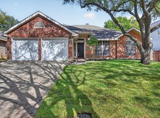 7520 Lake Arrowhead Dr, Fort Worth, TX 76137