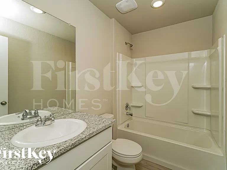 10707 Prusiner Dr — Photo 16