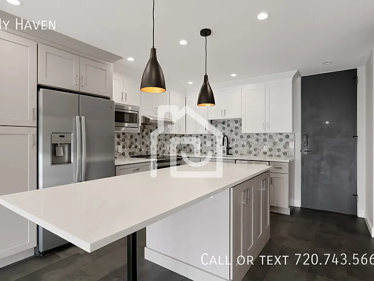1050 N Corona St #212 — Photo 3