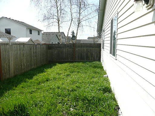 2nd image of 10613 NE 101st St