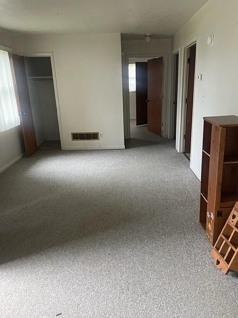 2nd image of 40 Myrtle Ave