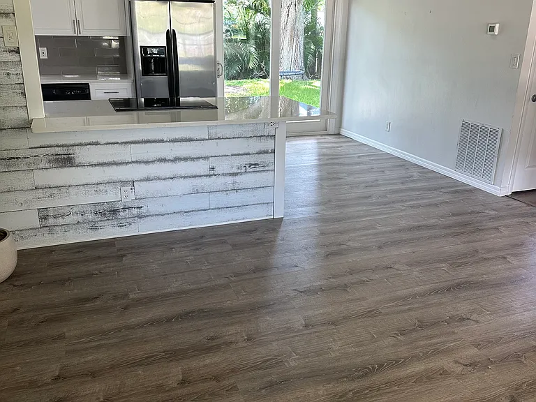 10147 63rd Ave — Photo 2