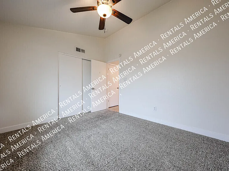 2842 E Irwin Ave — Photo 22