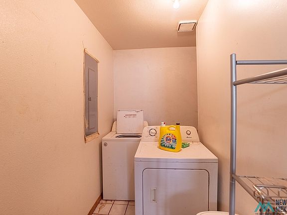 2nd image of 1020 W 8th St