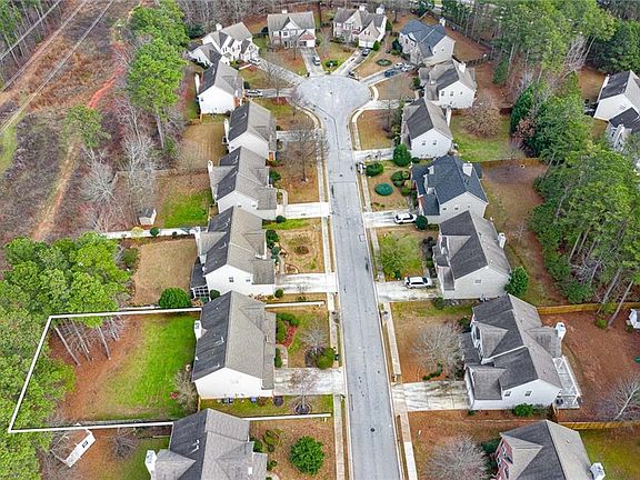 3rd image of 353 Winthrop Ln