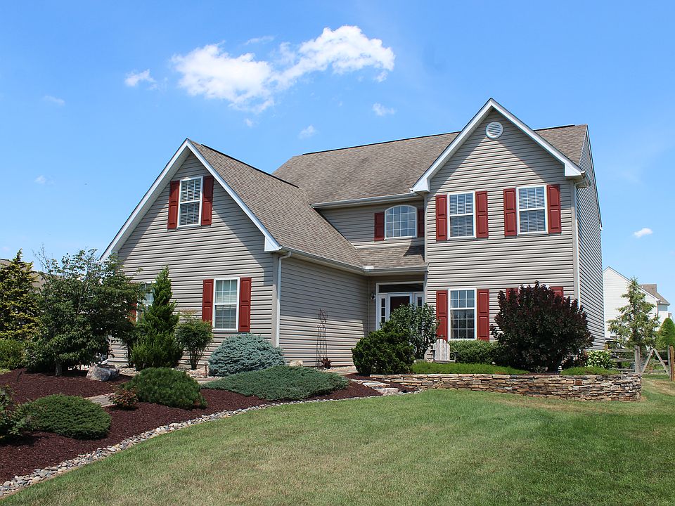 1st image of 315 Red Cedar Ln
