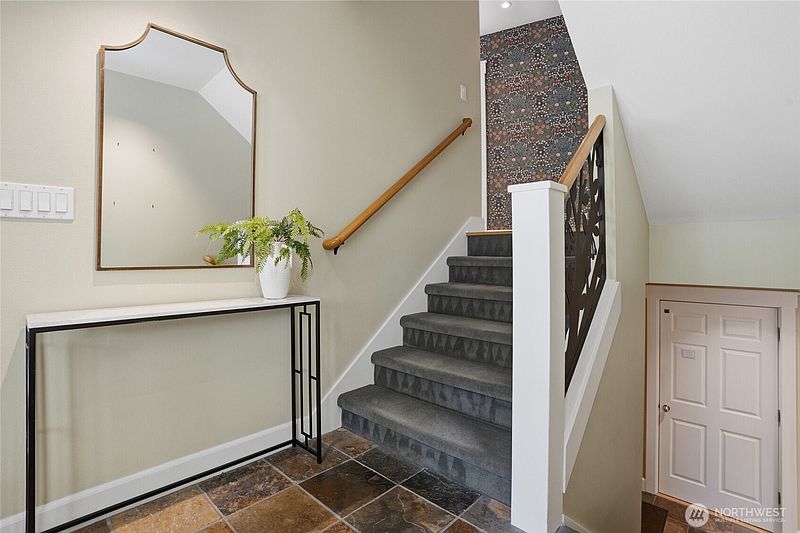 5th image of 474 Glen Hollow Place SW