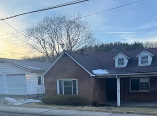 5250 Portage St, Lilly, PA 15938